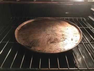 pizza pan IMG_4829.jpg