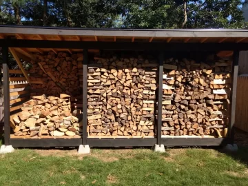 The importance of seasoned wood - Dry vs Wet