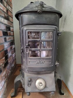MW 28 Antique Woodstove with Cooktop in WA