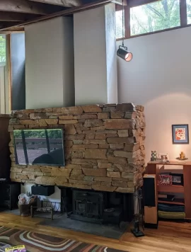 fireplacePXL_20220525_145629139.jpg fireplacePXL_20220525_145629139.jpg