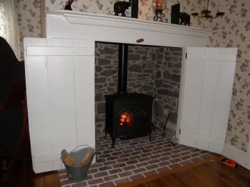 concrete/faux concrete hearth and surround ideas.