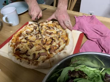 [Hearth.com] Homemade Pizza