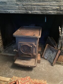 Can anyone help with an Identification on an older stove??