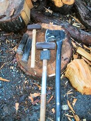Splitting wood - wedges vs maul vs splitting axe?