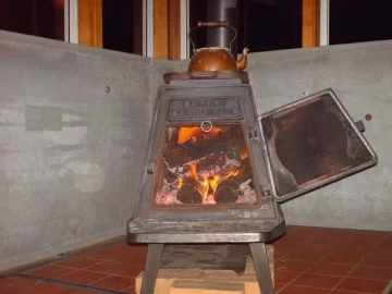 [Hearth.com] I'm Through the Wall! And the Roof! Woodstove install begins...