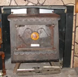 [Hearth.com] Please help me identify this Earth Stove ...