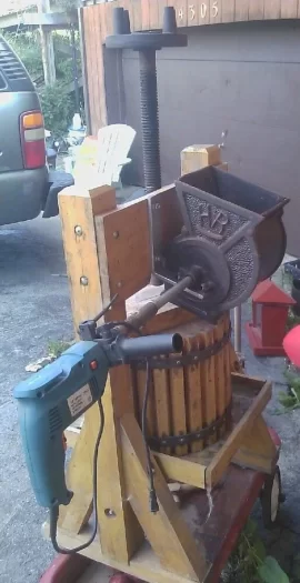 [Hearth.com] Fruit Scratter