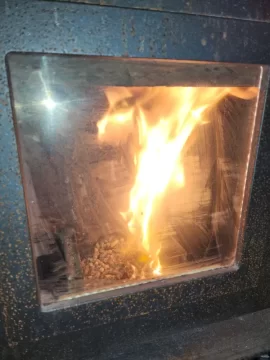 New Englander pellet stove 25-pdvc, Flame to tall?