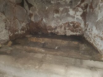 Photos! Rusted Majestic steel firebox removed - possibly wanting to put in a stove