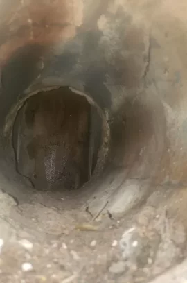 Wall snout connection for relining chimney