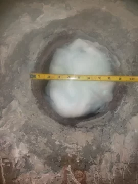 Wall snout connection for relining chimney