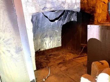 [Hearth.com] What in the Insert is going here, shouldn’t there be some kind of pipe thing connected?