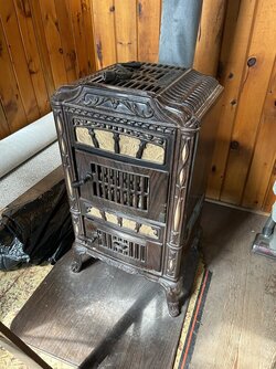 need help identifying old stove