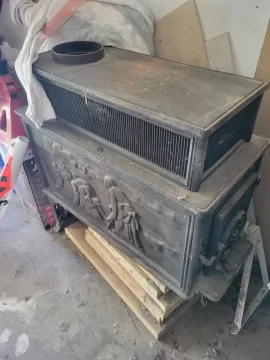 Can anyone identify this stove