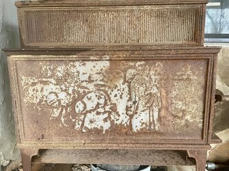 What kind of Wood Stove is this? And is it worth cleaning up?