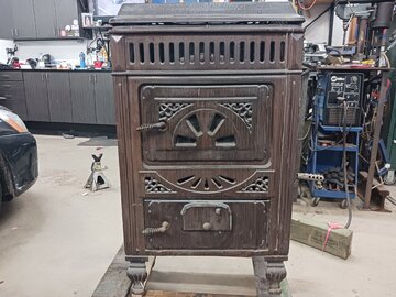 Help identifying old wood stove