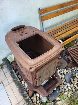 I would like to have an ID in this wood stove, please