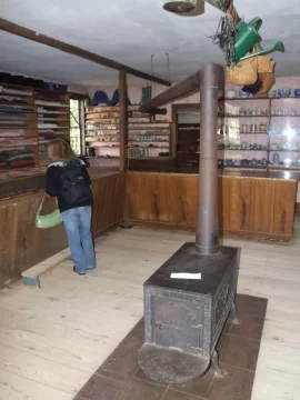 [Hearth.com] RE: Are these installations up to code? :)