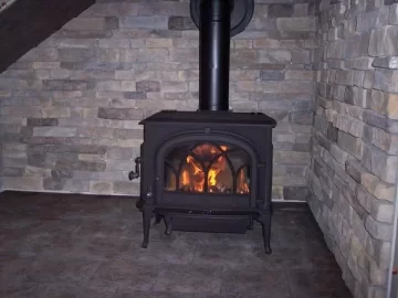 [Hearth.com] Jotul Oslo (with Pictures) - One Minor Question - screws in flue collar?