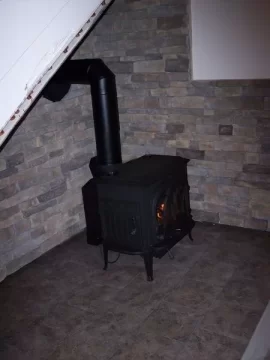 [Hearth.com] Jotul Oslo (with Pictures) - One Minor Question - screws in flue collar?