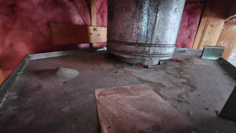 [Hearth.com] What is going on here? Or how to remove the gas decorating box?