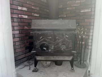 [Hearth.com] Will you purchase this stove, are there any red flags to look for ?? Beside it missing all the firebricks.