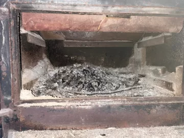 [Hearth.com] Will you purchase this stove, are there any red flags to look for ?? Beside it missing all the firebricks.