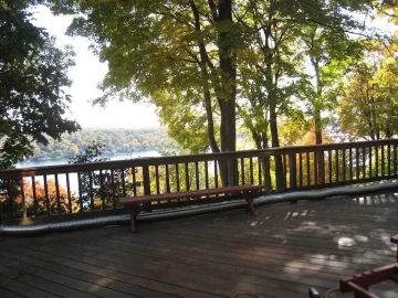 [Hearth.com] Postcard from Connecticut - Autumn in New England