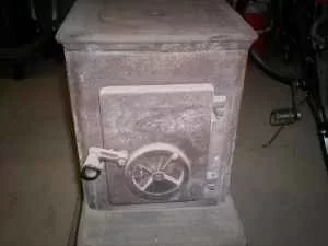 [Hearth.com] Can anybody ID this little wood stove