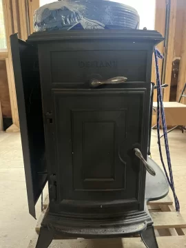 [Hearth.com] Need help with ID and manual for this stove. Thank you!