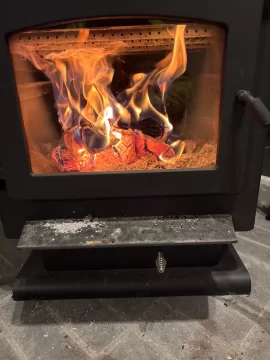 [Hearth.com] What Is In Your Stove Right Now?