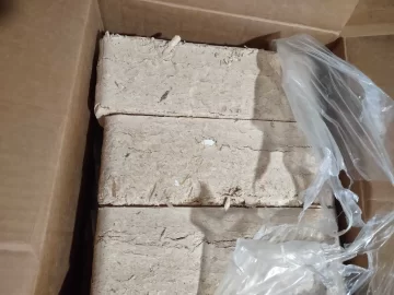 [Hearth.com] Sawdust brick quality - fyi (warning) for cat stove owners