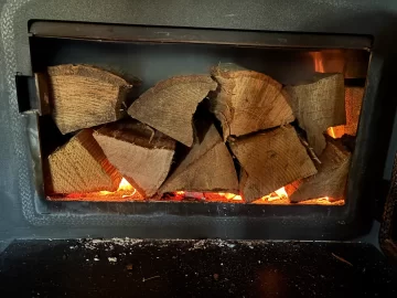 [Hearth.com] What Is In Your Stove Right Now?