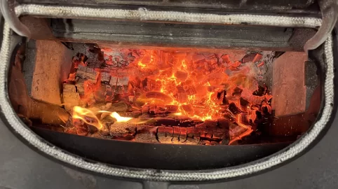 [Hearth.com] What Is In Your Stove Right Now?