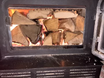 [Hearth.com] What Is In Your Stove Right Now?