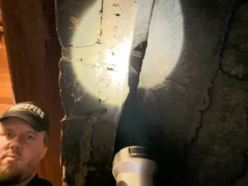 [Hearth.com] Still trying to figure out how to get this thing open so I can burn wood.