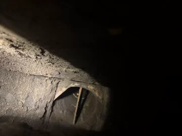 [Hearth.com] Still trying to figure out how to get this thing open so I can burn wood.