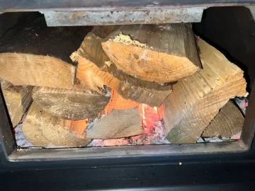 [Hearth.com] What Is In Your Stove Right Now?