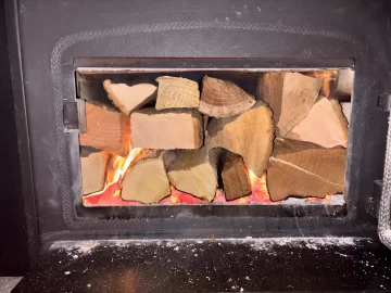 [Hearth.com] What Is In Your Stove Right Now?