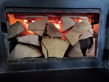 [Hearth.com] What Is In Your Stove Right Now?