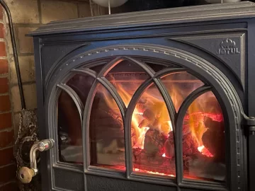 [Hearth.com] What Is In Your Stove Right Now?