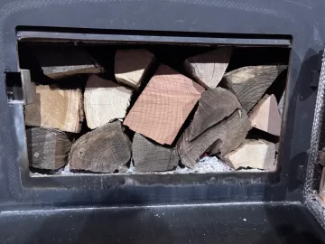 [Hearth.com] What Is In Your Stove Right Now?