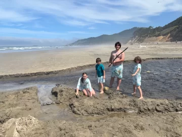 [Hearth.com] Road trip camping with a large family