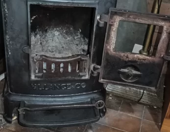 [Hearth.com] L.Lange stove should have a shelf?
