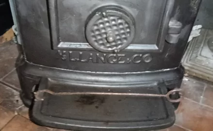 [Hearth.com] L.Lange stove should have a shelf?