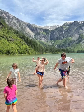 [Hearth.com] Road trip camping with a large family