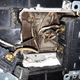 [Hearth.com] Electrical Experts: Ceiling light diag