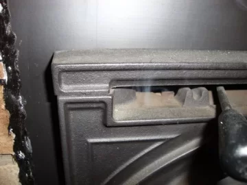 [Hearth.com] smoke ain't supposed to come out here?