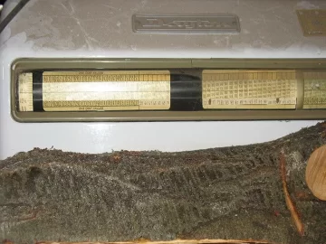[Hearth.com] Nice video on visually showing how much water is in wet wood