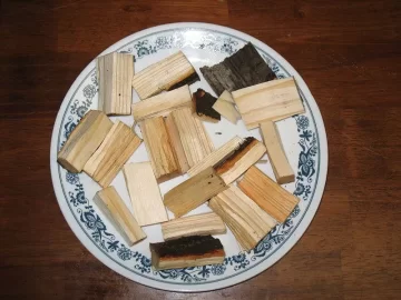 [Hearth.com] Nice video on visually showing how much water is in wet wood